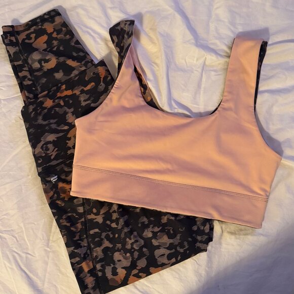 Fabletics - Harlow Reservable Set - Picture 2 of 4